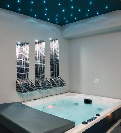 Suite with Hot Tub, Anagenessis Suites & Spa