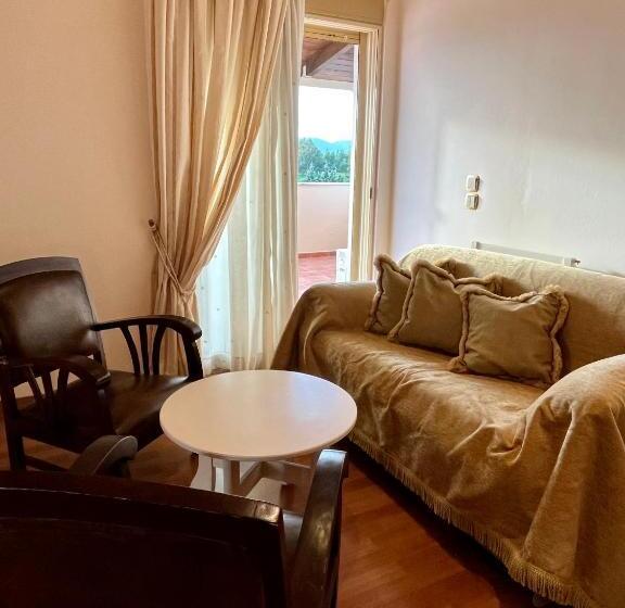 سوئیت با وان آب گرم, Anagenessis Resort