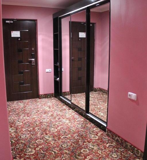 سوییت خانوادگی, Erebuni Hotel Yerevan