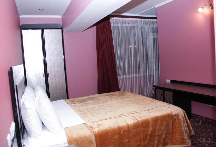 سوییت خانوادگی, Erebuni Hotel Yerevan