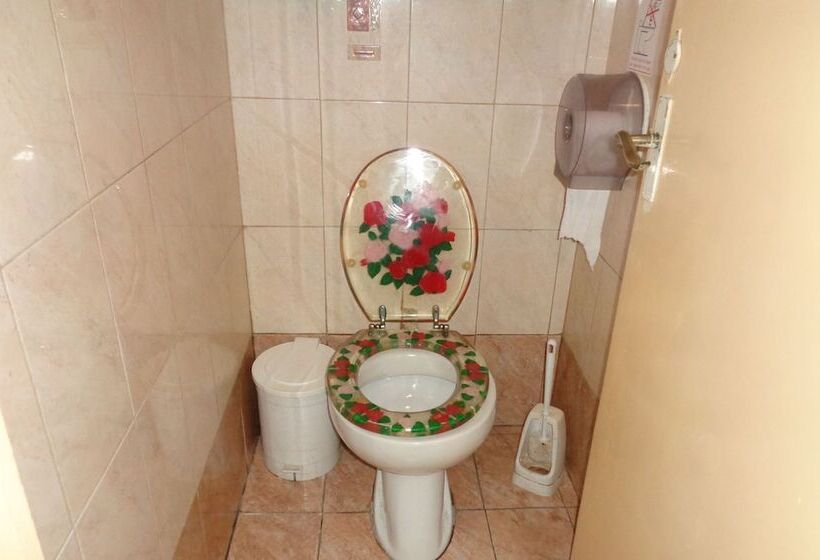 اتاق خانوادگی, Athens House