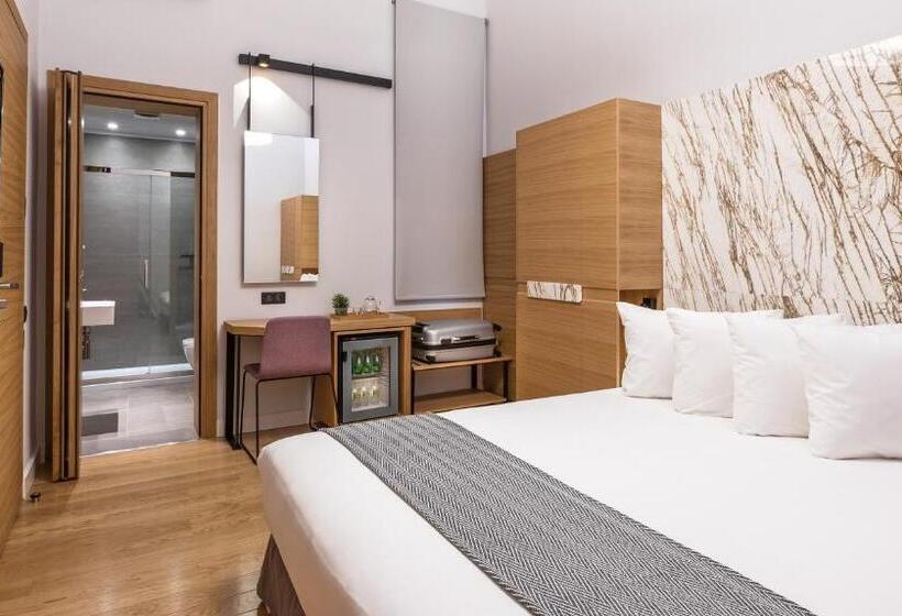 سوییت خانوادگی, Aegli Hotel Volos