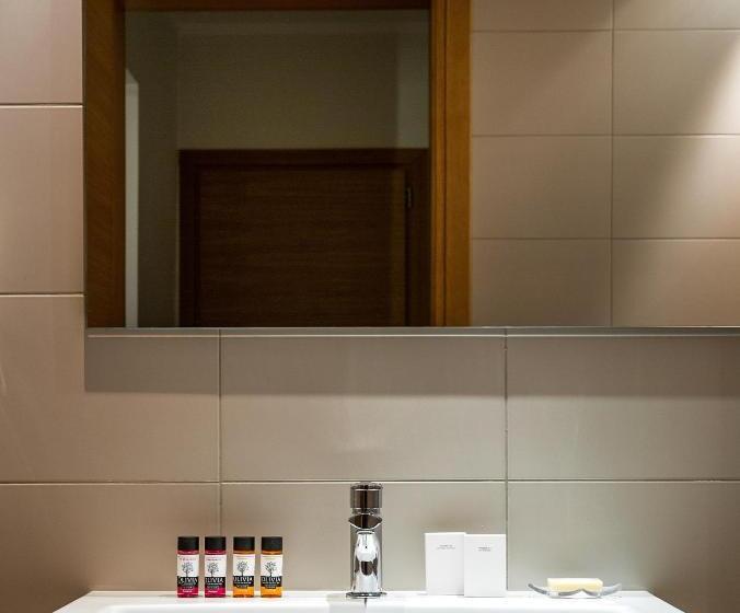 اتاق استاندارد یک نفره, Aegli Hotel Volos