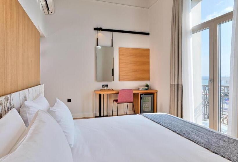 اتاق لوکس سه تخته, Aegli Hotel Volos