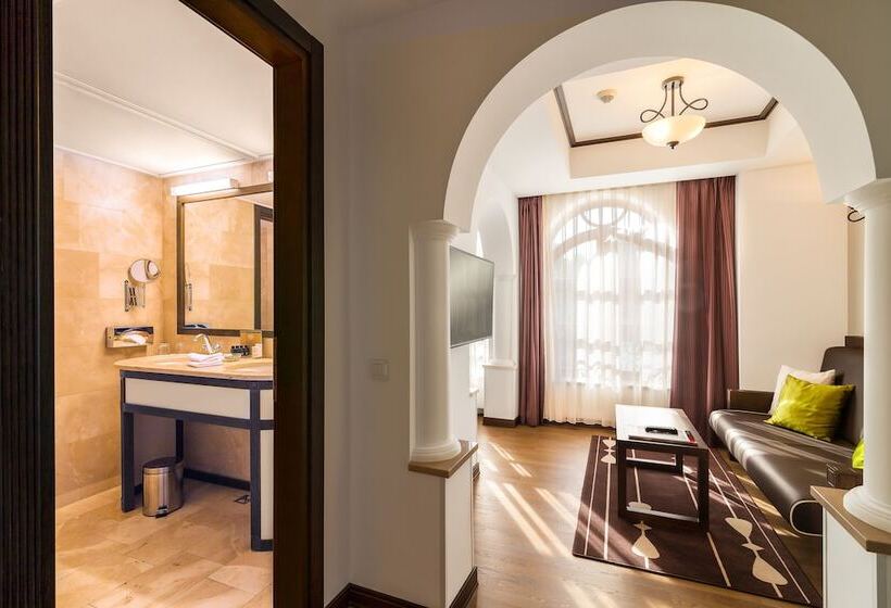 سوییت جونیور, Epoque Hotel   Relais & Chateaux