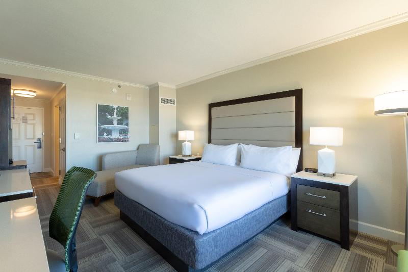 اتاق استاندارد با تخت بزرگ, Holiday Inn Express Savannah   Historic District