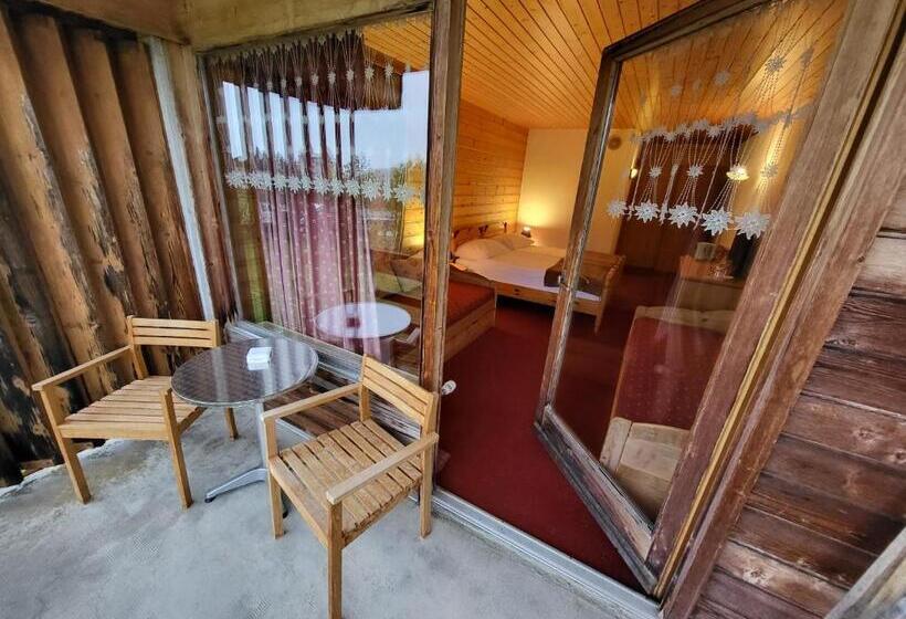 Standard Triple Room with Terrace, La Tour D Ai