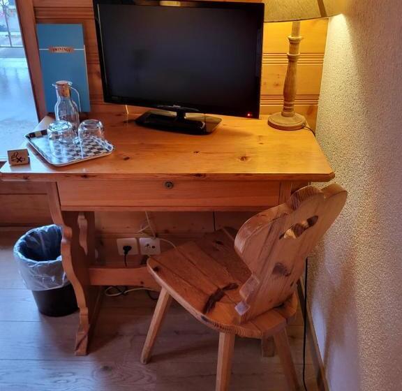 Standard Triple Room with Terrace, La Tour D Ai