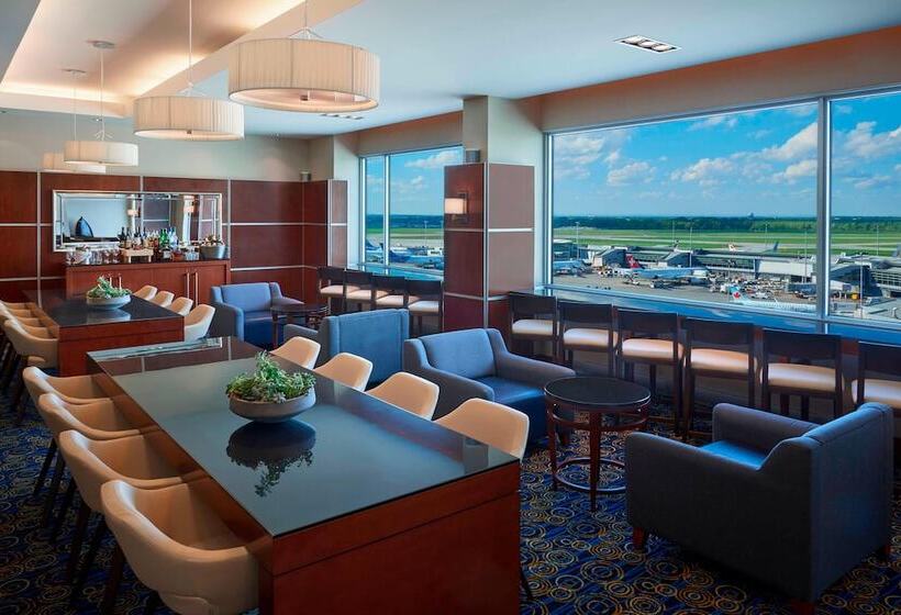 سوئیت پریمیوم, Marriott Montreal Airport In Terminal