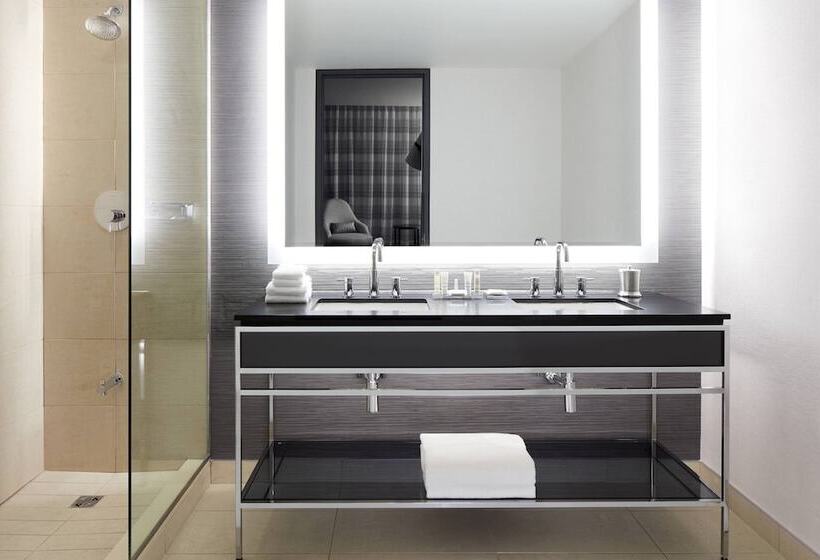 سوئیت پریمیوم, Marriott Montreal Airport In Terminal