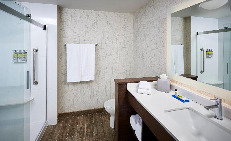 اتاق استاندارد, Marriott Montreal Airport In Terminal