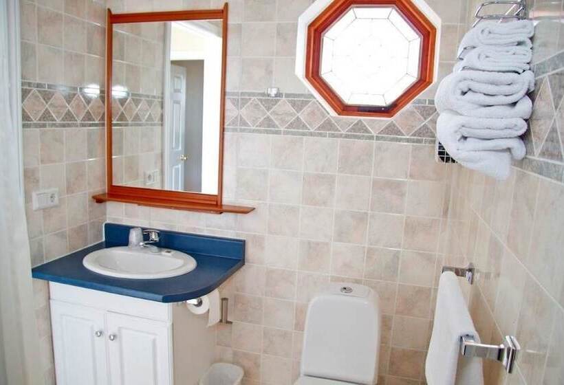 اتاق استاندارد سه نفره, Vogar