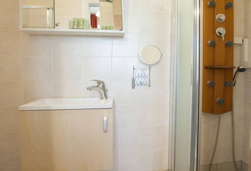 استودیو استاندارد با چشم‌انداز, Kimon Hotel Athens