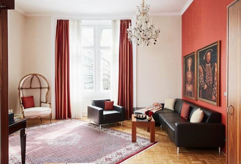 2 Bedroom Executive Apartment, Living  An Der Oper