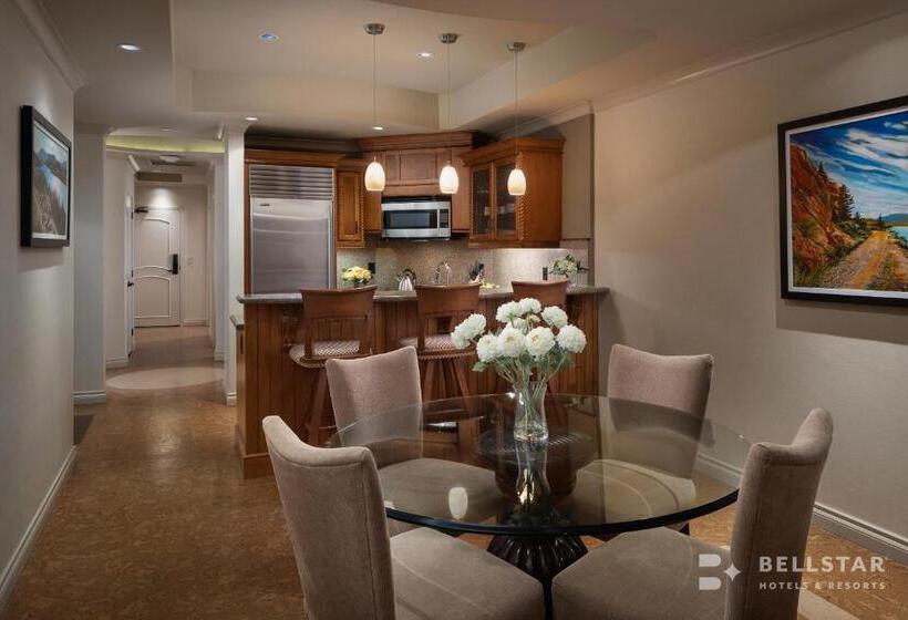 سوئیت با تخت بزرگ, The Royal Kelowna   Bellstar Hotels & Resorts