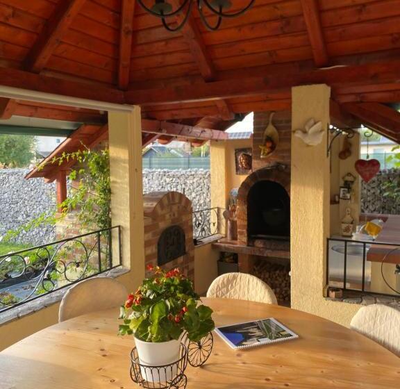 اتاق لوکس, Casa Moldovan