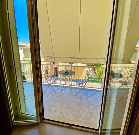 اتاق استاندارد سه نفره, B&b Don Savè