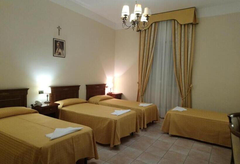 اتاق استاندارد چهار تخته, Casapaceebene