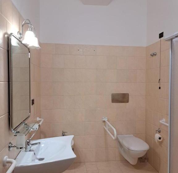 اتاق استاندارد سه نفره, Casapaceebene