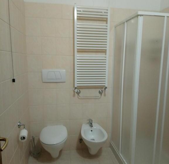 اتاق استاندارد سه نفره, Casapaceebene