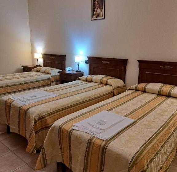 اتاق استاندارد سه نفره, Casapaceebene