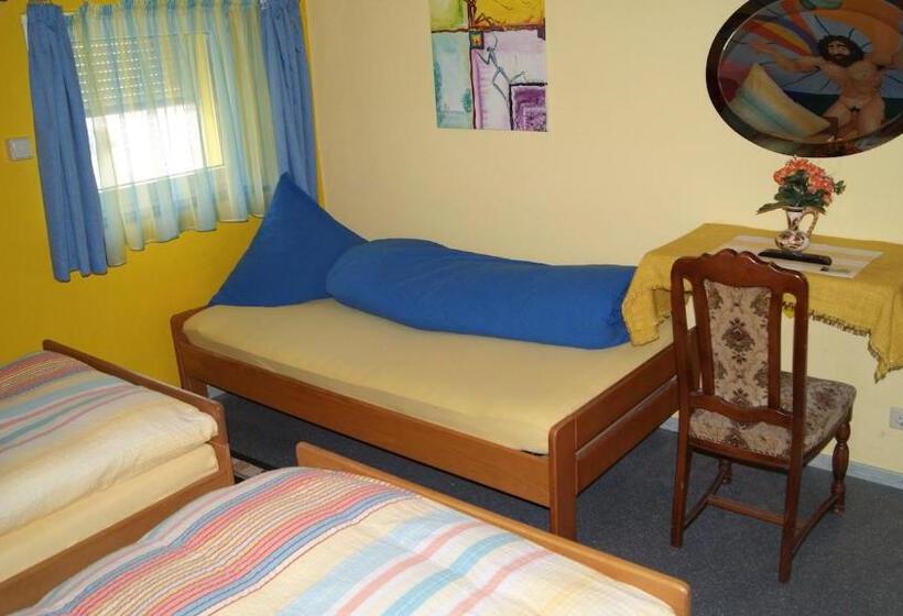 اتاق استاندارد سه نفره, Pension Weinsberg