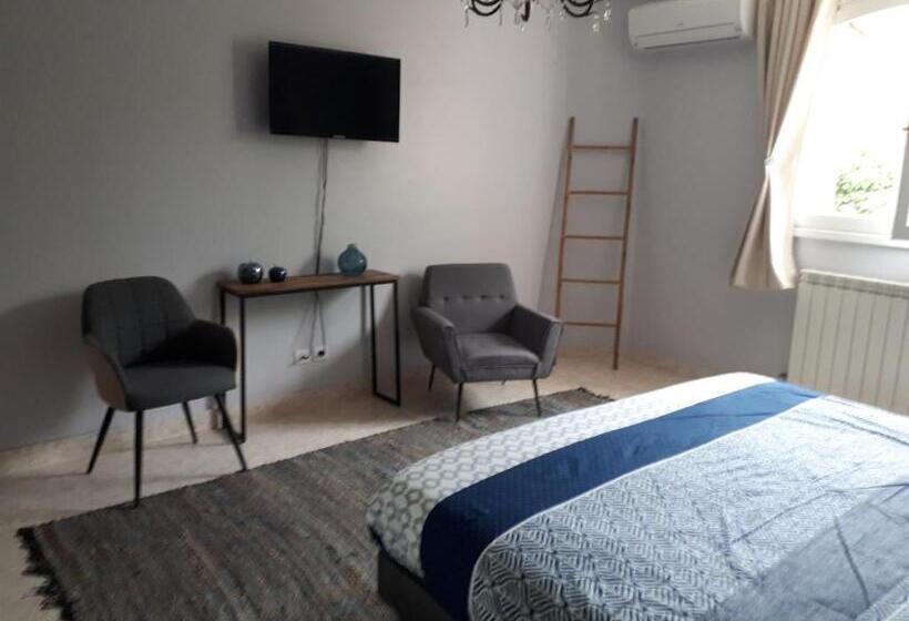 اتاق سوپریور با تخت بزرگ, La Villa Des Ames Liées
