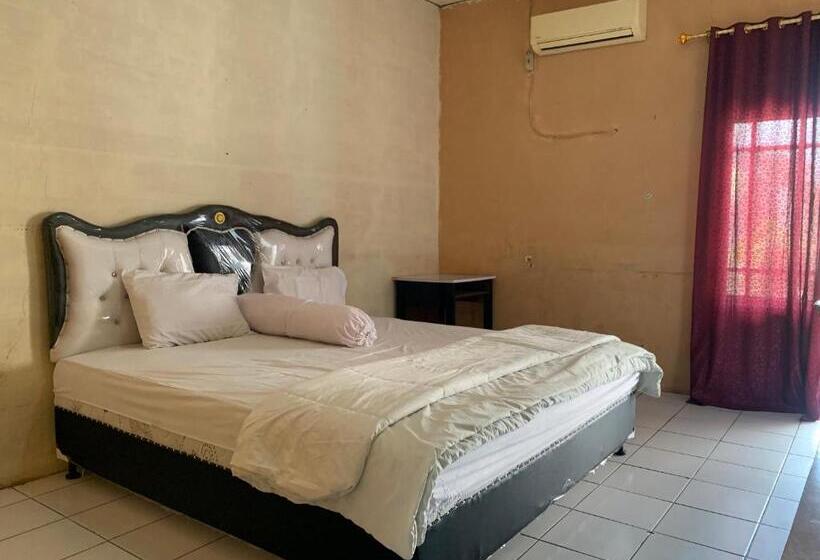 اتاق خانوادگی, Asoka Guest House