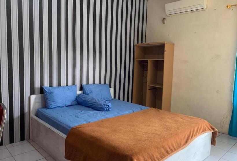 اتاق خانوادگی, Asoka Guest House