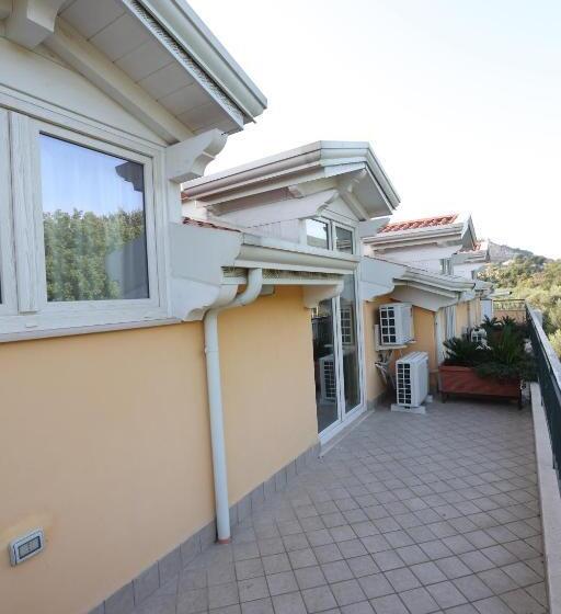 اتاق استاندارد سه نفره, B&b Oliveto