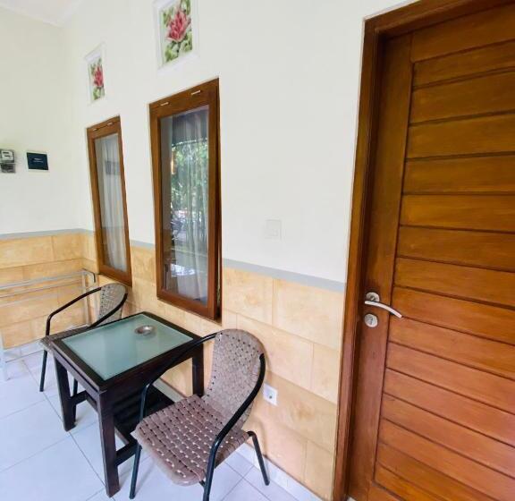 اتاق استاندارد با چشم‌انداز باغ, Mailaku House