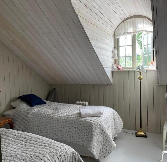 اتاق استاندارد با سرویس بهداشتی مشترک, Arphus Lodge