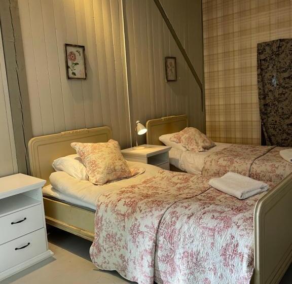 اتاق استاندارد با سرویس بهداشتی مشترک, Arphus Lodge