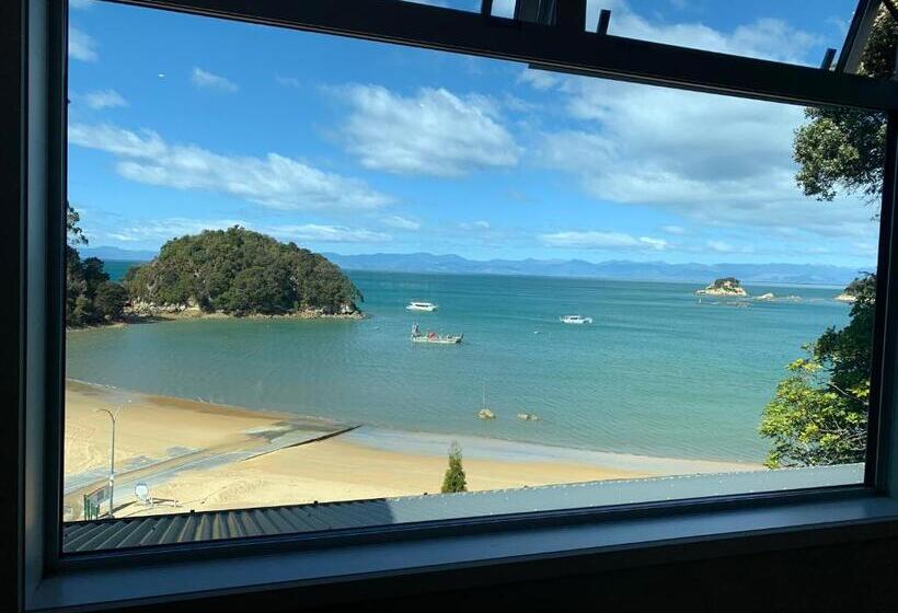 استودیوی استاندارد با چشم‌انداز دریا, Kaiteriteri Retreat