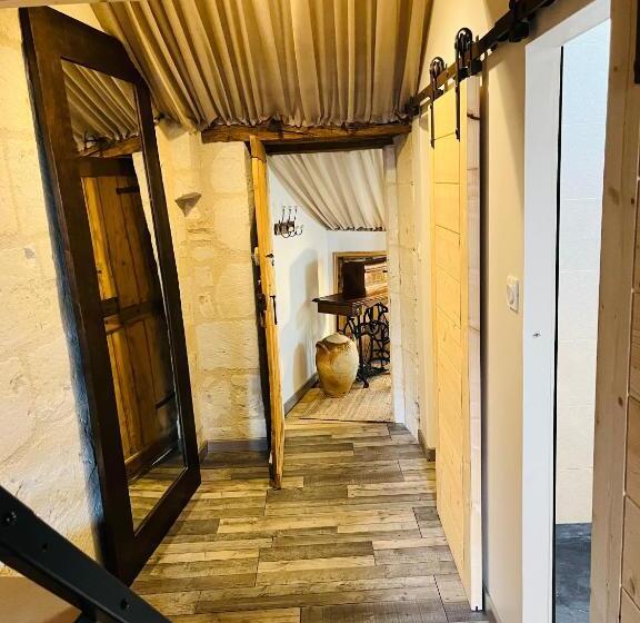 اتاق خانوادگی, Chez Mimie Les Hôtes