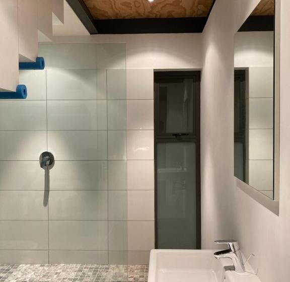 آپارتمان سوپریور 1 خوابه, Guest House At 118 By Pwm Architects