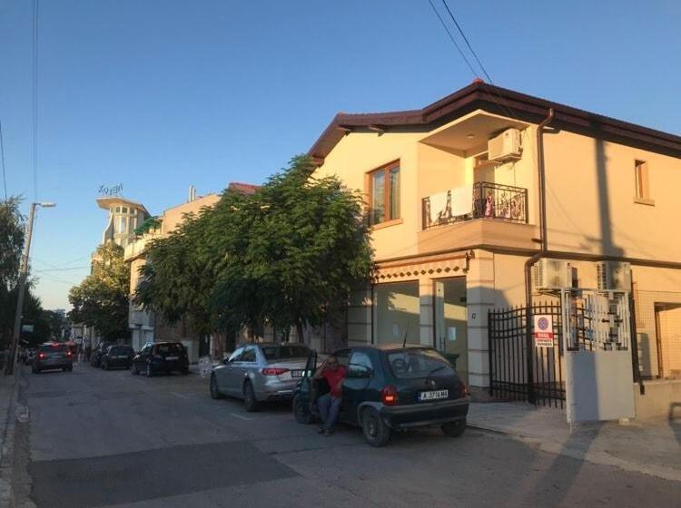 استودیو خانوادگی, Guest House Zornica In Obzor