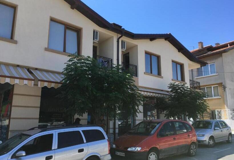 استودیوی لوکس, Guest House Zornica In Obzor