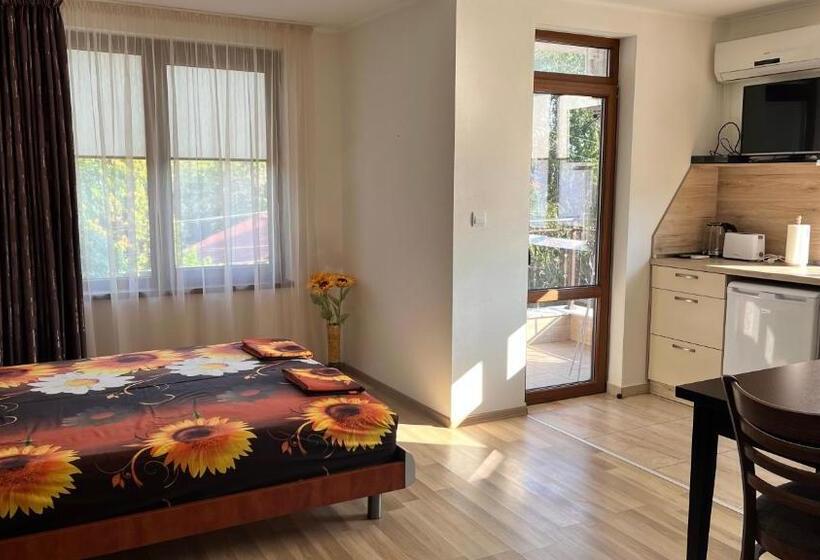 带露台的标准工作室, Guest House Zornica In Obzor