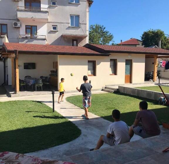 带露台的标准工作室, Guest House Zornica In Obzor