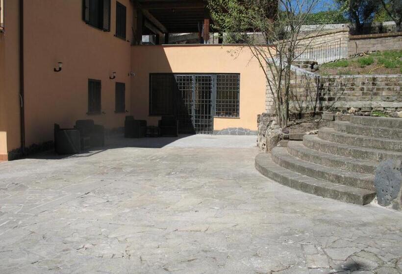 اتاق استاندارد سه نفره, Air B&b Pleasant Moments