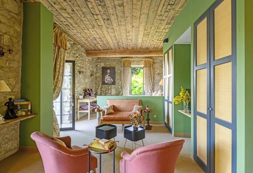 اتاق لوکس, Bastide De Bellegarde