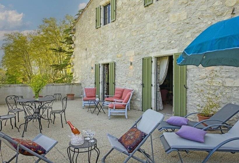 اتاق لوکس, Bastide De Bellegarde