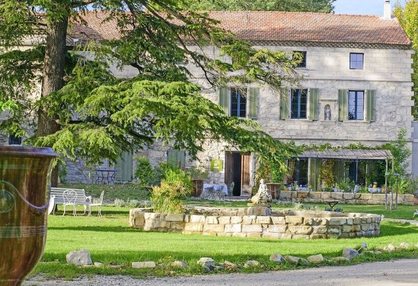 اتاق لوکس, Bastide De Bellegarde