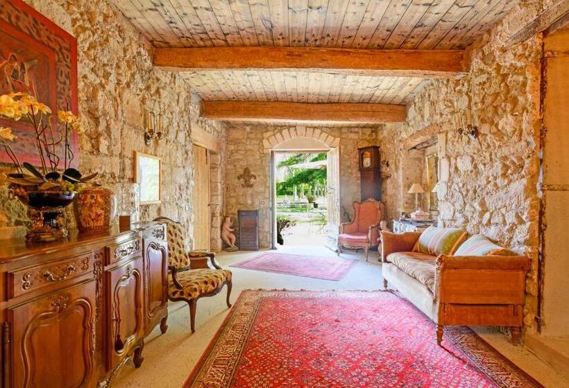 سوییت جونیور, Bastide De Bellegarde