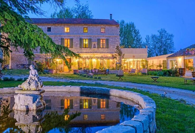 اتاق راحتی سه تخته, Bastide De Bellegarde