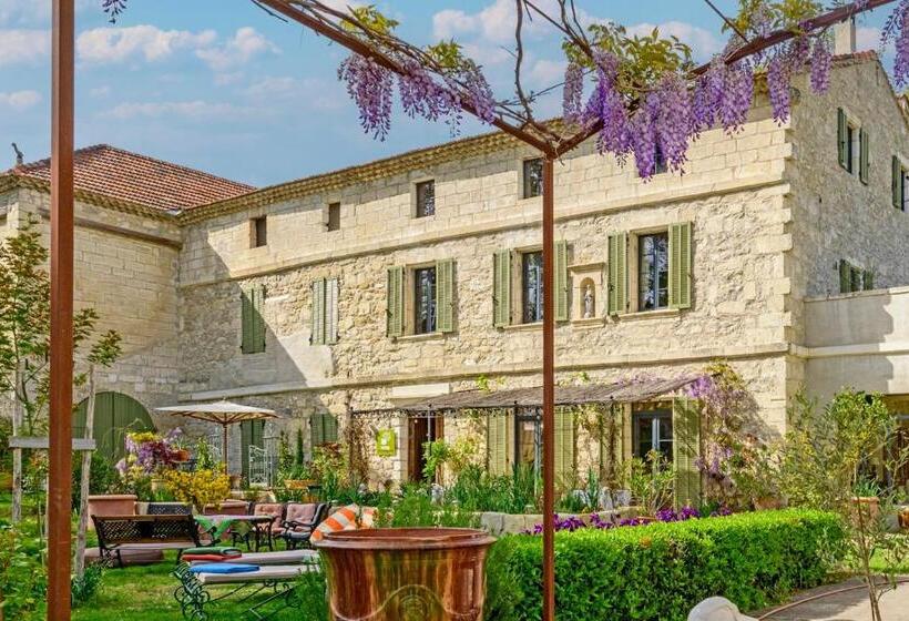 اتاق راحتی سه تخته, Bastide De Bellegarde