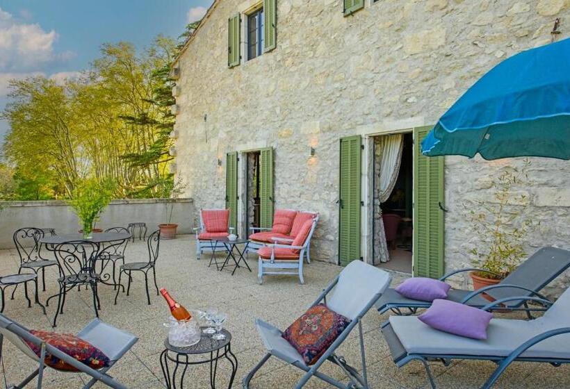 اتاق لوکس, Bastide De Bellegarde