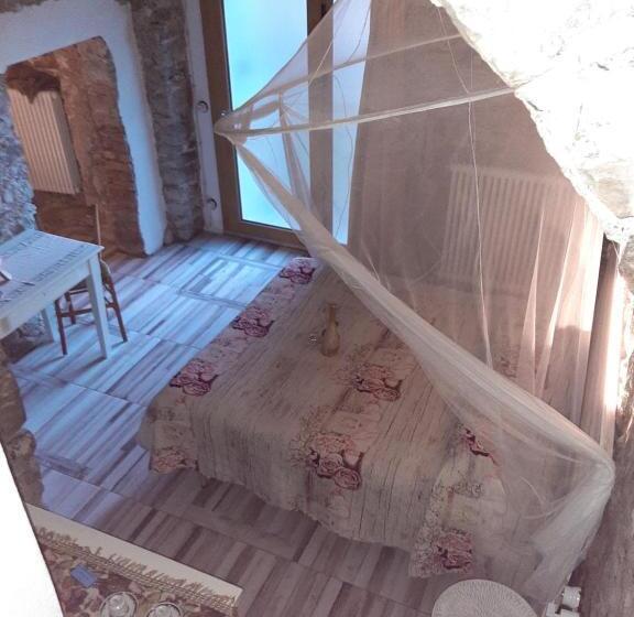 اتاق استاندارد با تخت بزرگ, La Grotta Dell Antica Calvasino   Jacuzzi