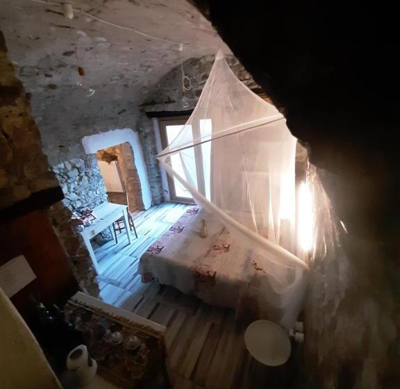 اتاق استاندارد با تخت بزرگ, La Grotta Dell Antica Calvasino   Jacuzzi